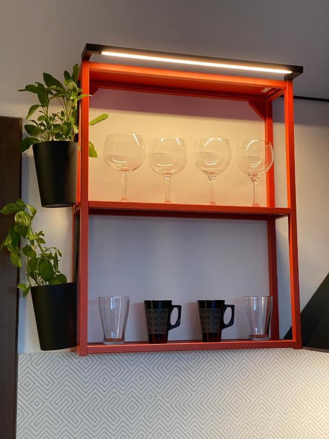 Cozy Red Bulldog Place In Apart-Complex/Pool Varna Esterno foto